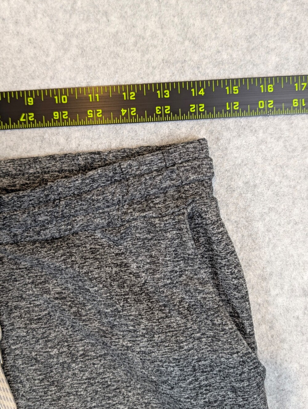 Vuori Performance Joggers Women's Small Gray Dreamknit Sweatpants Lounge VW303 - Picture 4 of 6